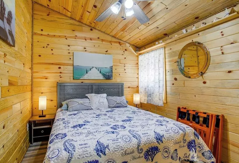 Maryland Retreat: Walk To Bay, Beach & Boat Ramp!