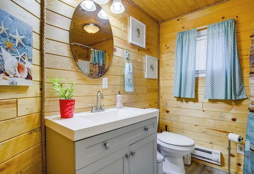 Maryland Retreat: Walk To Bay, Beach & Boat Ramp!