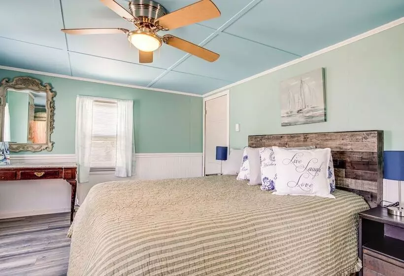 Maryland Retreat: Walk To Bay, Beach & Boat Ramp!