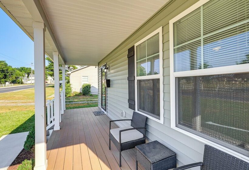 Milford Home W/ Private Pool: 12 Mi To Beaches!