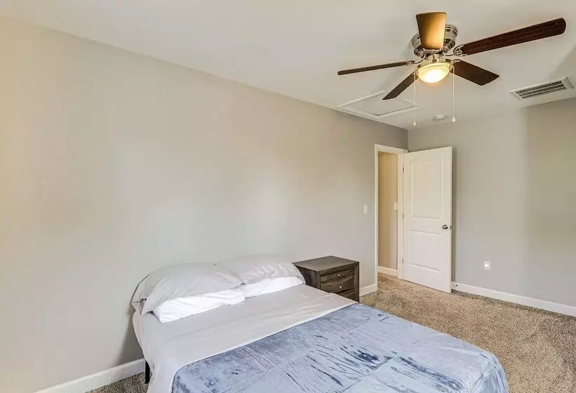 Milford Home W/ Private Pool: 12 Mi To Beaches!