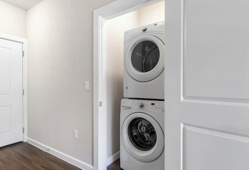 Mission Hill By  Landing