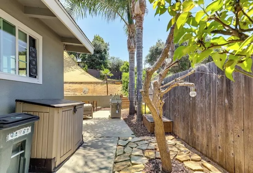 Peaceful Vista House W/ Gas Grill: 1 Mi To Dtwn!