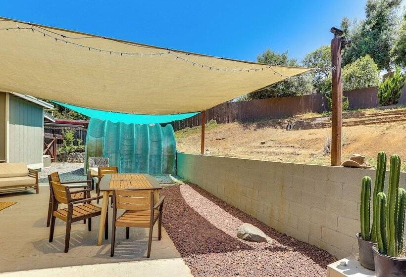 Peaceful Vista House W/ Gas Grill: 1 Mi To Dtwn!