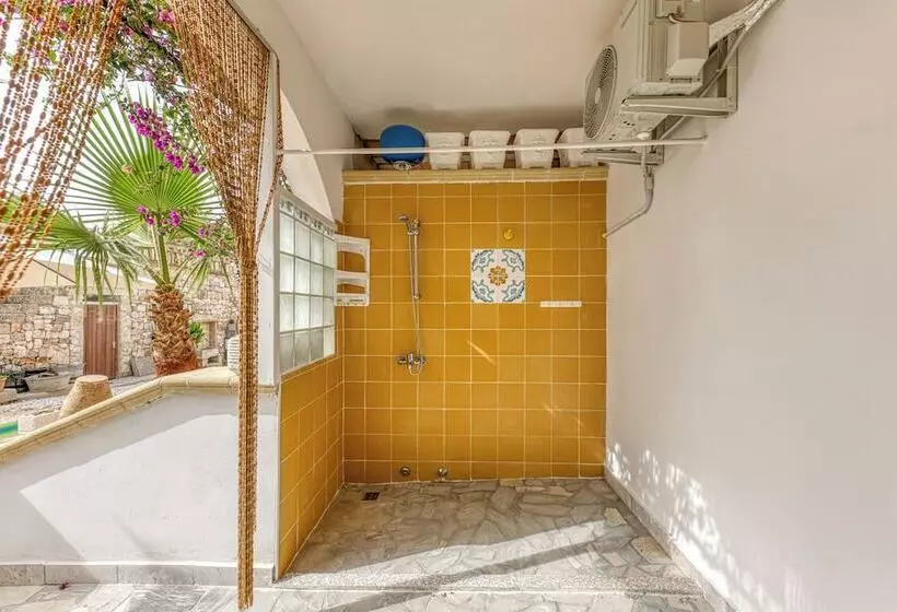 ペンション Room In Guest Room Studio Apartment Mono Glicine With Private Garden