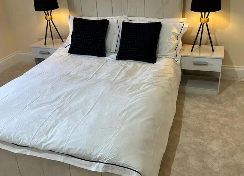 דירת נופש Glasgow Central Paradise   Spacious 3  Bed House