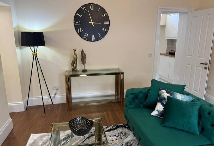 דירת נופש Glasgow Central Paradise   Spacious 3  Bed House