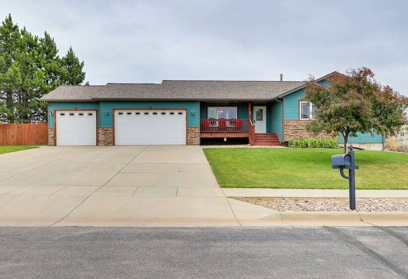 Roomy Piedmont Home W/ Yard < 14 Mi To Sturgis!