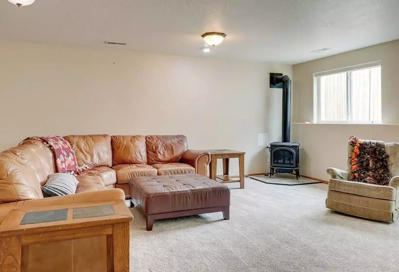 Roomy Piedmont Home W/ Yard < 14 Mi To Sturgis!