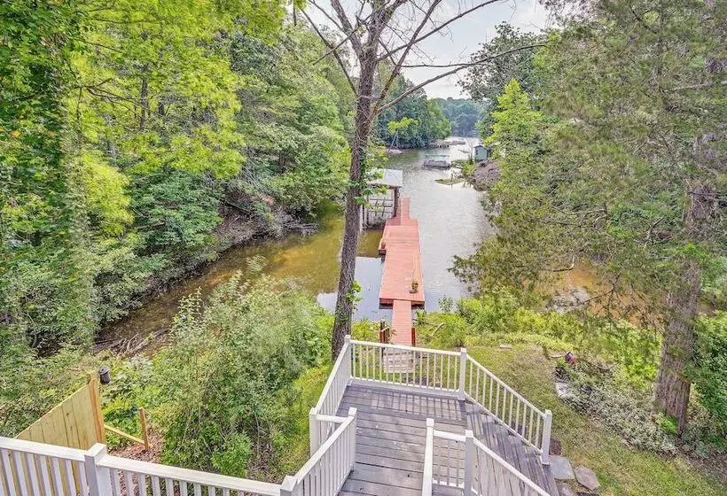 Smith Mountain Lake Cottage W/ Dock + Fire Pit!