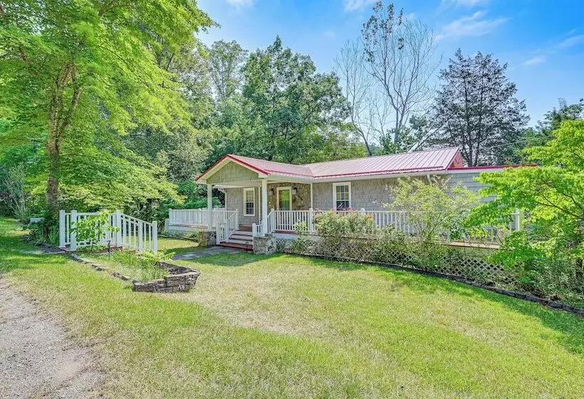 Smith Mountain Lake Cottage W/ Dock + Fire Pit!