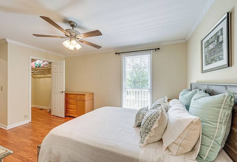 Smith Mountain Lake Cottage W/ Dock + Fire Pit!