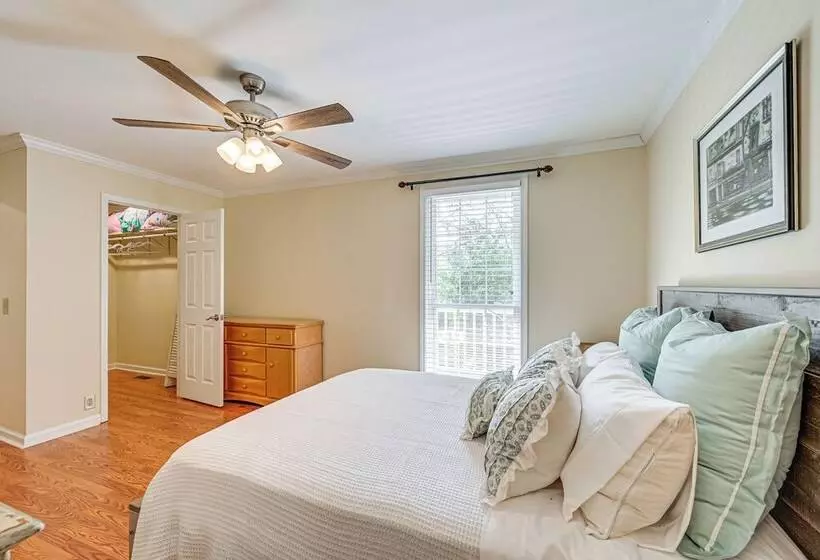 Smith Mountain Lake Cottage W/ Dock + Fire Pit!