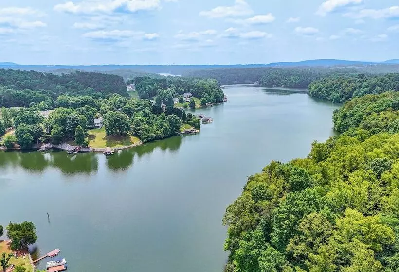Smith Mountain Lake Cottage W/ Dock + Fire Pit!