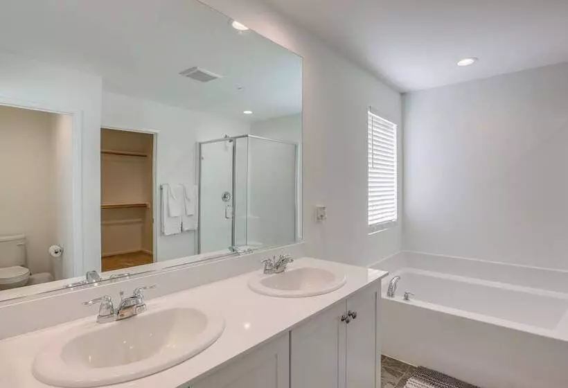 Coachella Home W/ Game Room & 1 Pm Check Out