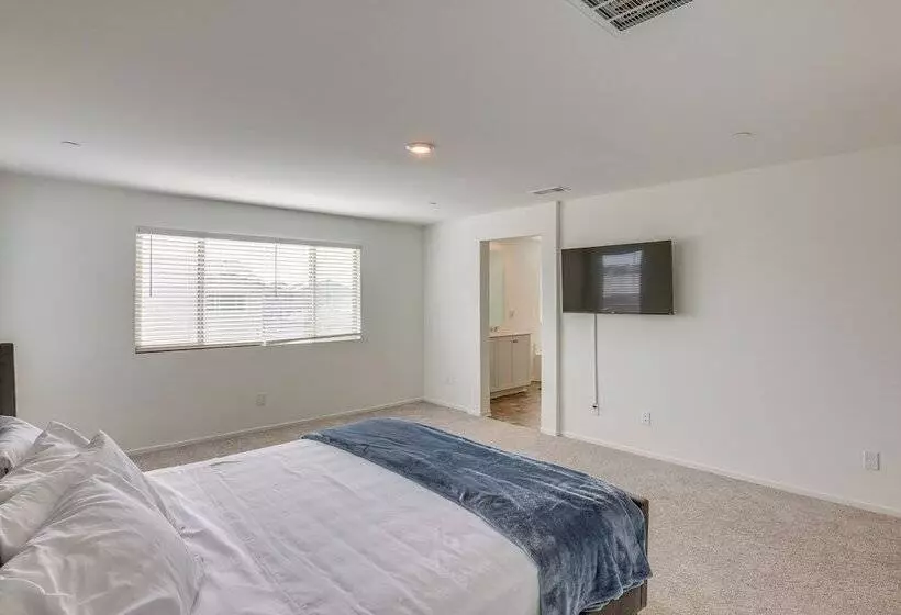 Coachella Home W/ Game Room & 1 Pm Check Out
