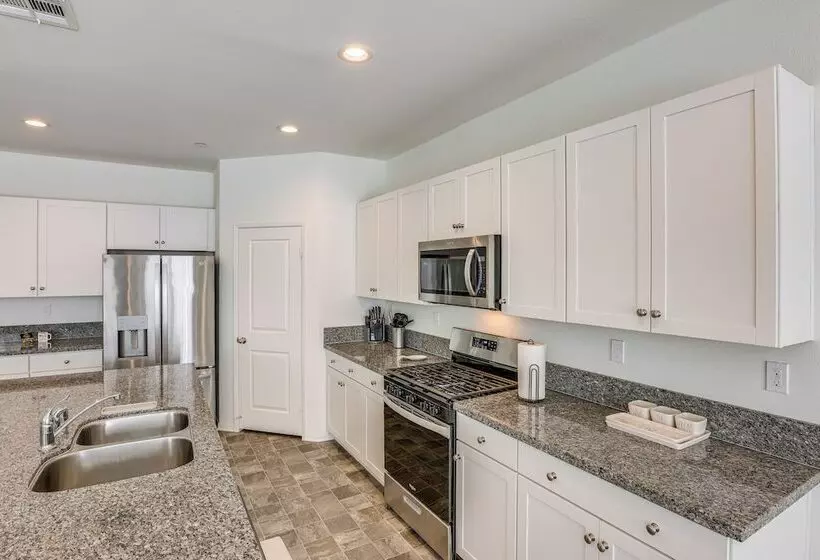 Coachella Home W/ Game Room & 1 Pm Check Out