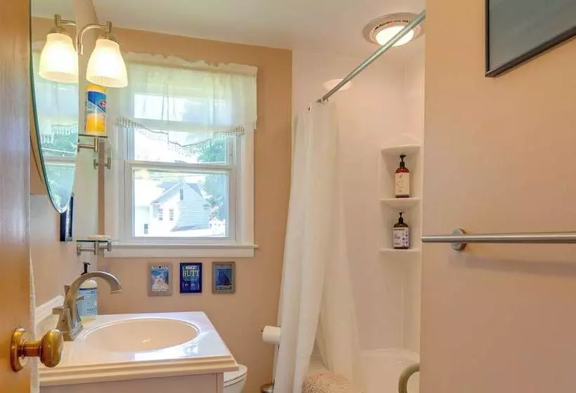 Syracuse Home W/ Fenced Yard < 1 Mi To Westcott St
