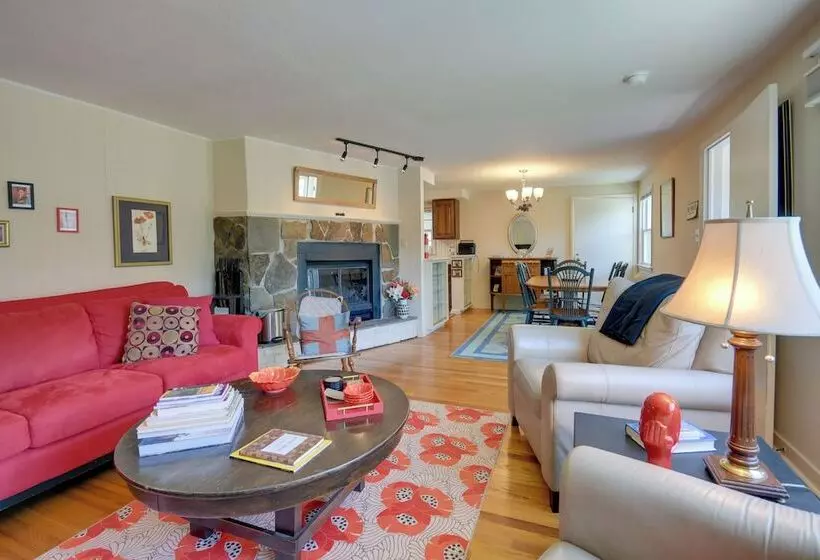 Syracuse Home W/ Fenced Yard < 1 Mi To Westcott St