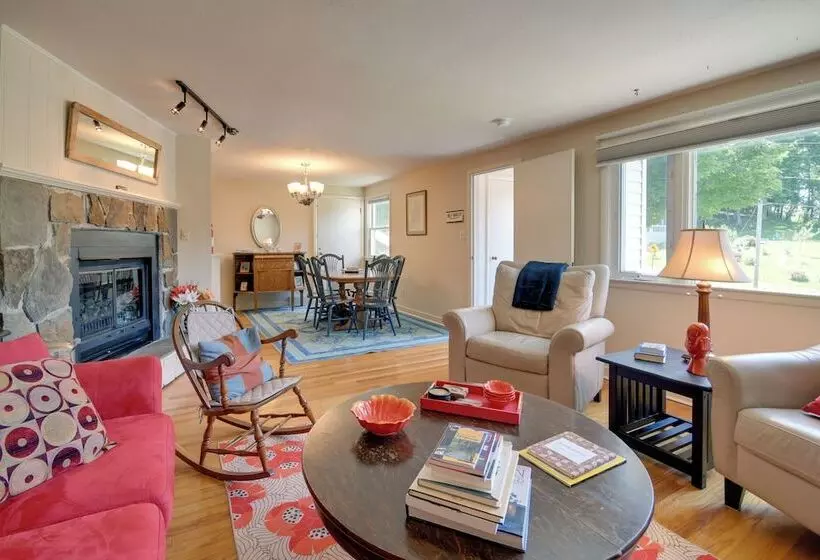 Syracuse Home W/ Fenced Yard < 1 Mi To Westcott St