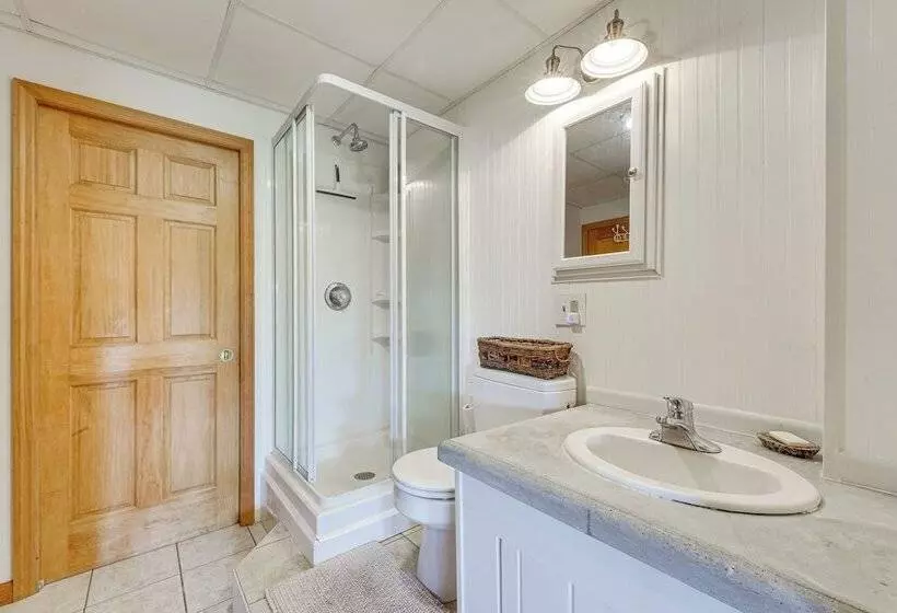 Waterfront Lake George Lodge W/ Boat Dock & Lift!