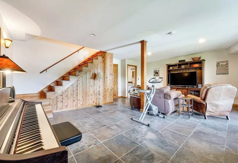 Waterfront Lake George Lodge W/ Boat Dock & Lift!