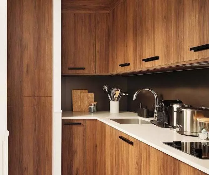 Edgar Suites Montrouge