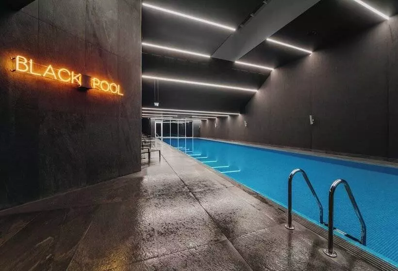 هتل Crystal Mountain