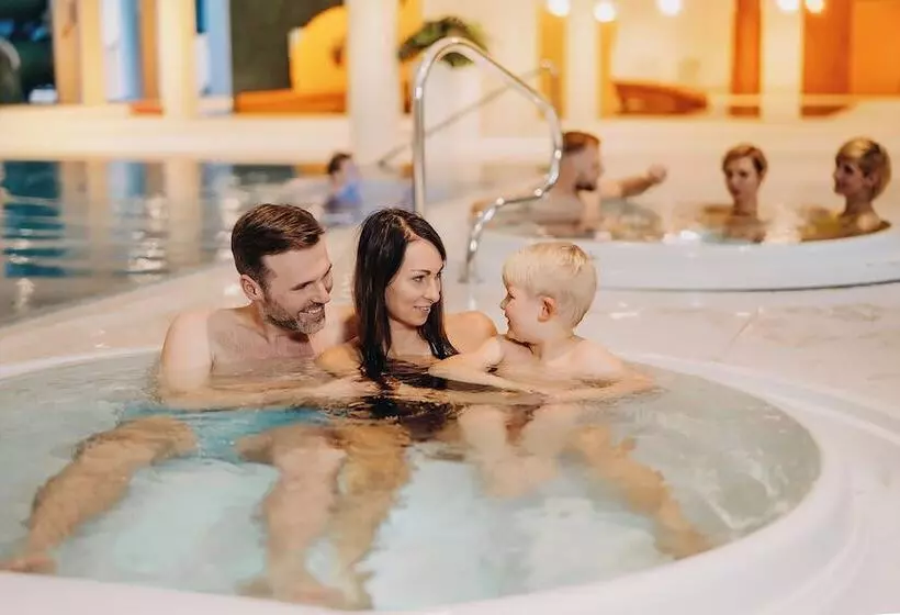 هتل Crystal Mountain