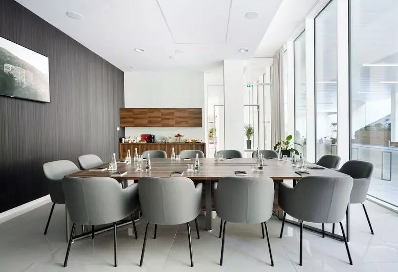 هتل Crystal Mountain