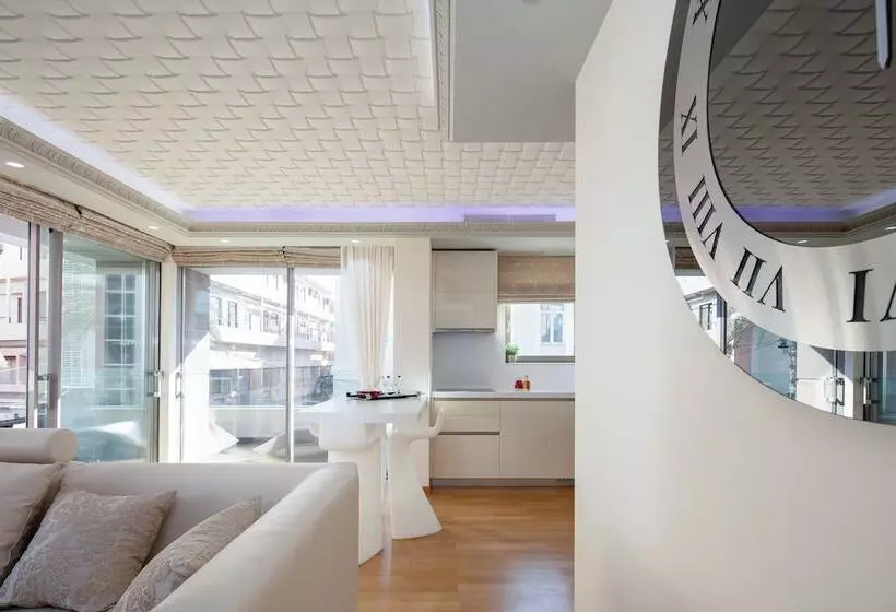 Hotelli Demani President Suites