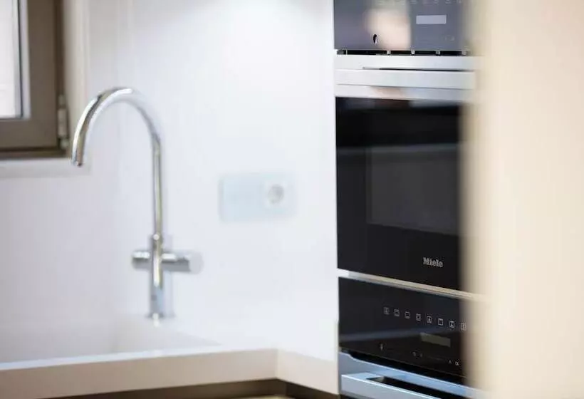 Hotelli Demani President Suites