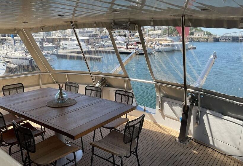 酒店 Exclusive Yacht With A Roof Terrace