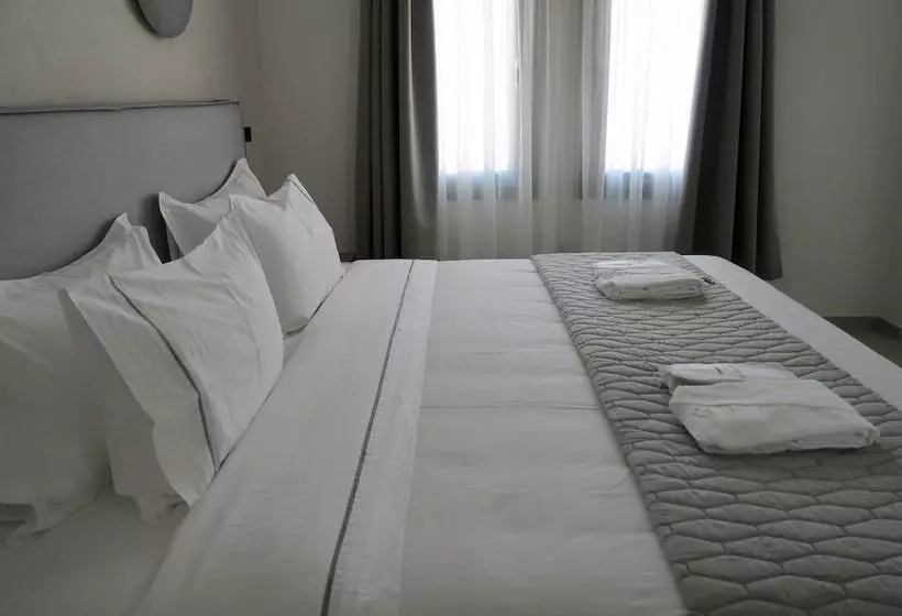 Majatalo Blé Suites Santorini