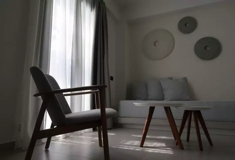 Majatalo Blé Suites Santorini