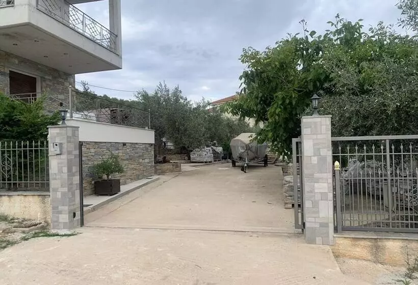 Majatalo Effie S Maisonette With Detached Studio