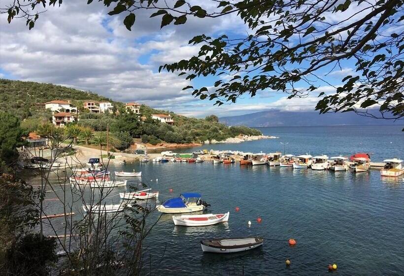 ペンション Effie S Maisonette With Detached Studio