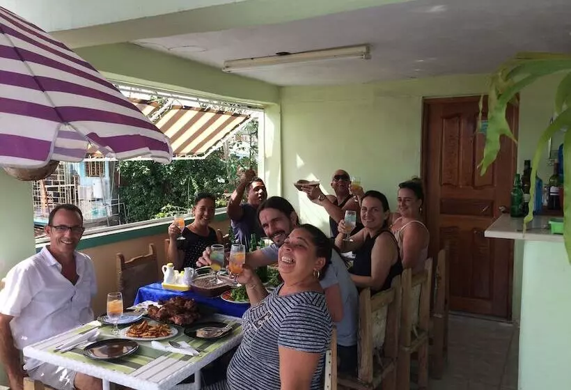 ペンション Hostal Sol Del Caribe