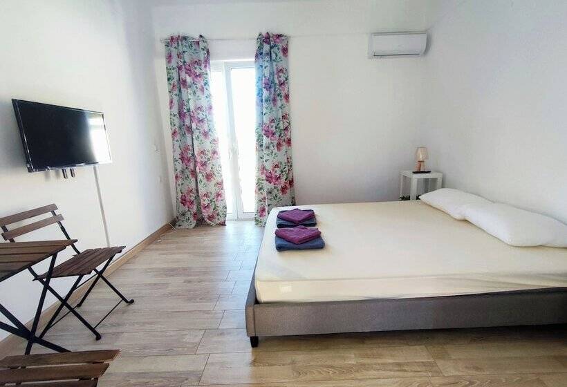 پانسیون Karavaki Apartments