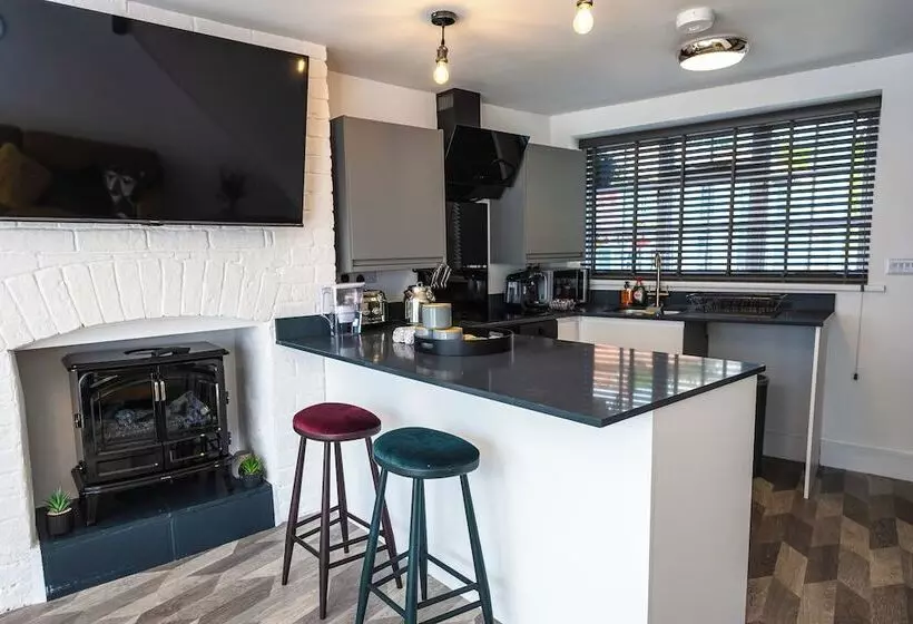 Residenssi Captivating 2 Bed House In Nettleham