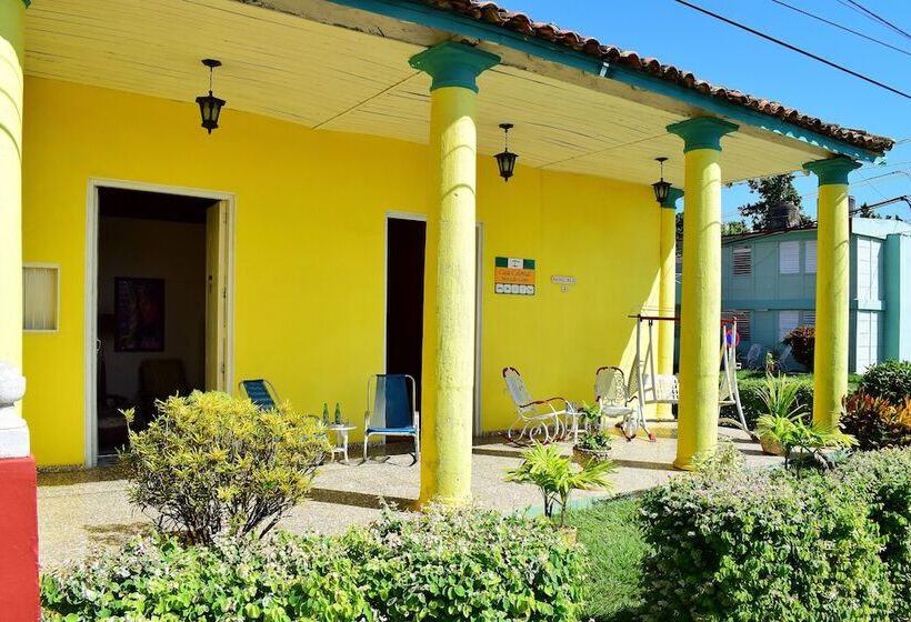 پانسیون Casa Colonial Mercedes