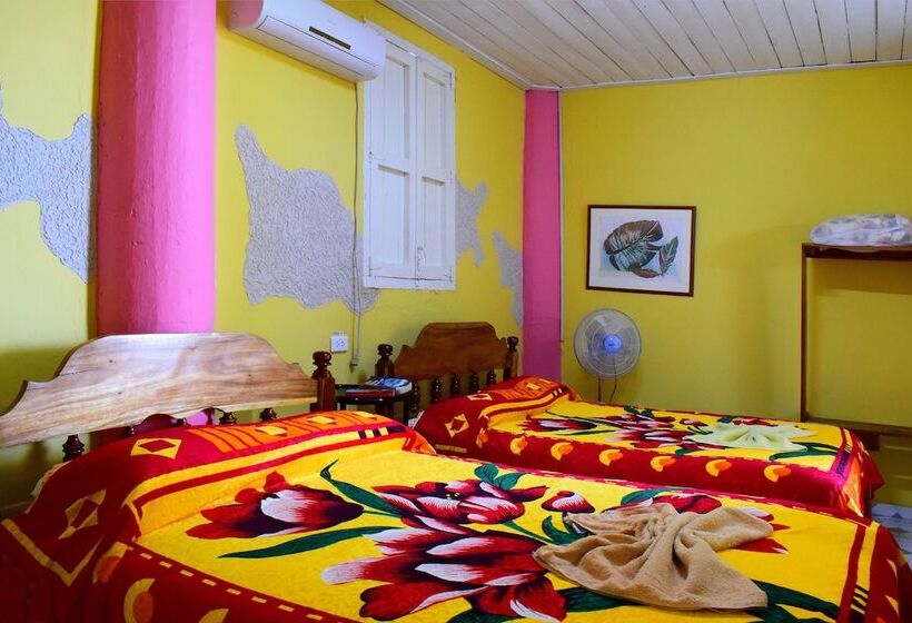 پانسیون Casa Colonial Mercedes