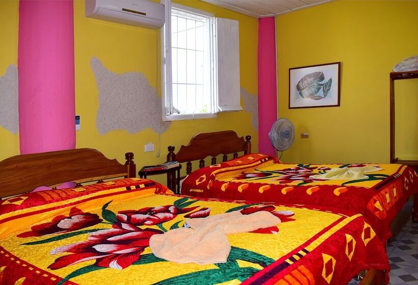 پانسیون Casa Colonial Mercedes