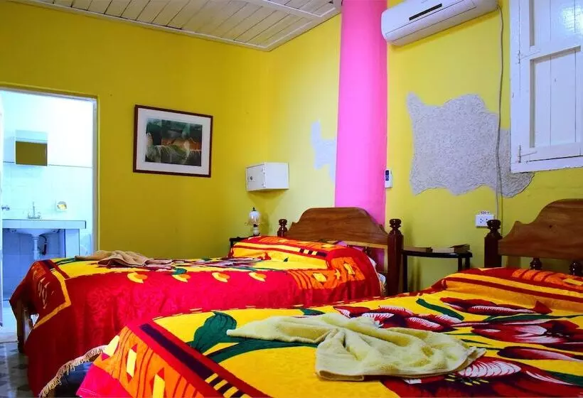 پانسیون Casa Colonial Mercedes