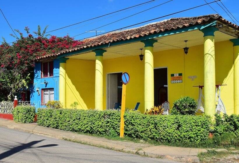 پانسیون Casa Colonial Mercedes