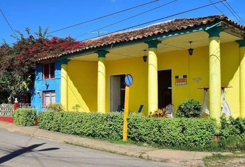 پانسیون Casa Colonial Mercedes