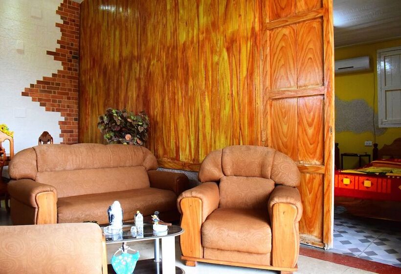 پانسیون Casa Colonial Mercedes