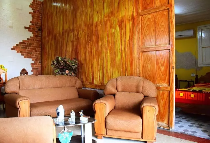 پانسیون Casa Colonial Mercedes