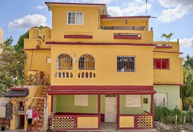 پانسیون Hostal Alcuria