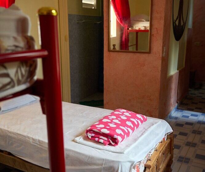 پانسیون Hostal Alcuria